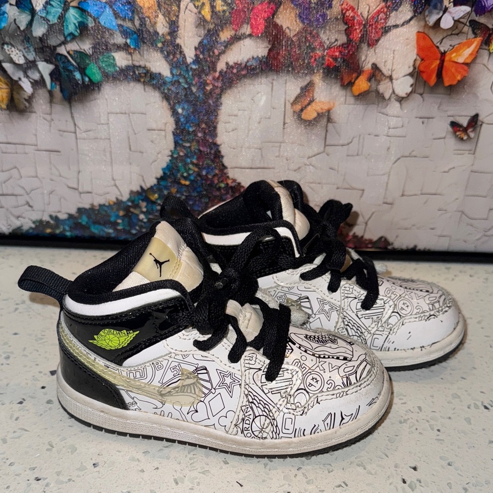 Kids Air Jordan Black and White comics print Sneakers toddler 8